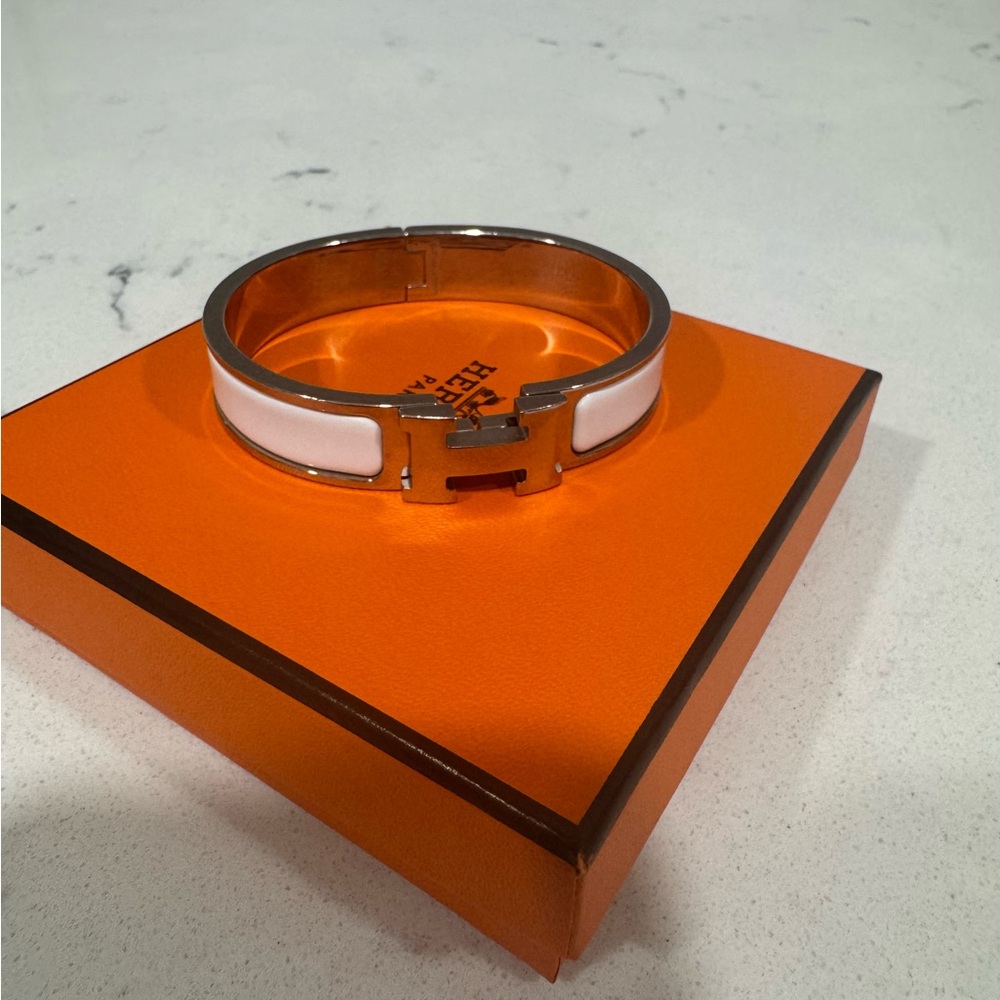 Hermes Clic H Bracelet in White - Picture 5 of 7
